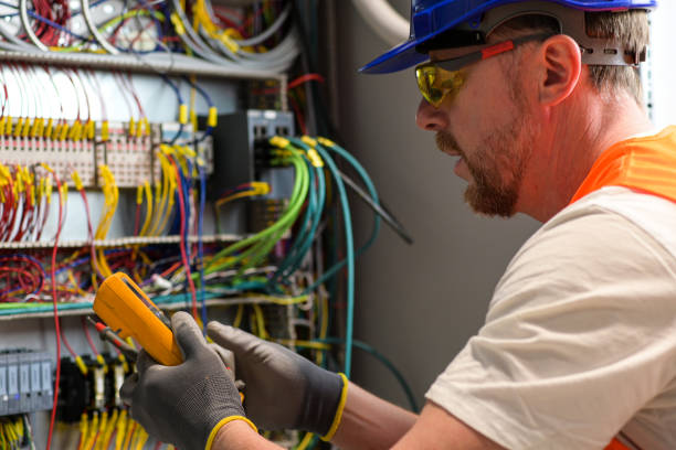 Best Local Electrician Companies  in Pleasanton, TX